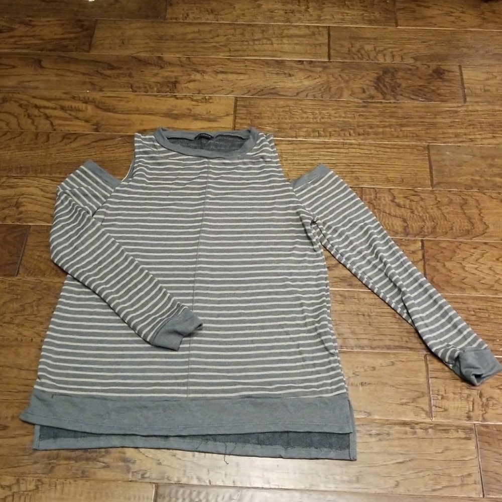 Cold shoulder long sleeve top